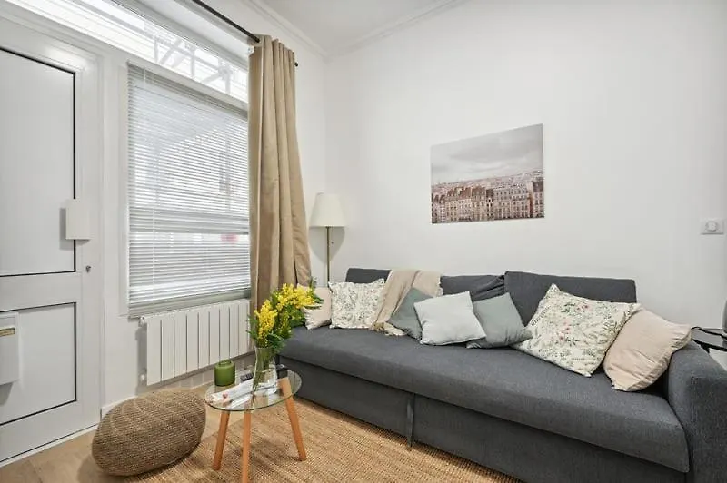 Paris 14E ,Cosy Appartement 2 Pieces Renove 0*,  France